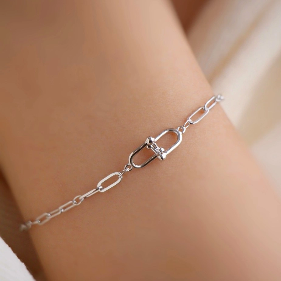 53a9564a-fbb7-4939-8715-add751ecf7b0 دستبند نقره تیفانی - Image 1